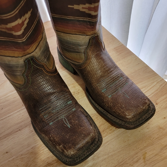 Ariat Women's Circuit Savanna Lizzard Print & Vintage Serape Square Toe Boots - Picture 2 of 5